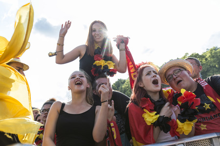 Fanmeile beim UEFA-Fußball-Europameisterschaft 2016 Spiel Deutschland gegen Nordirland in Berlin