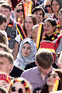 Fanmeile beim UEFA-Fußball-Europameisterschaft 2016 Spiel Deutschland gegen Nordirland in Berlin