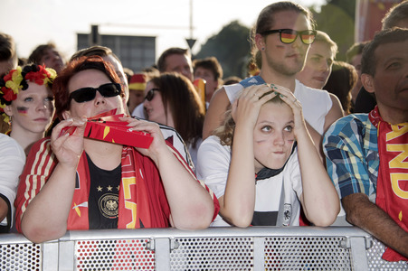 Fanmeile beim UEFA-Fußball-Europameisterschaft 2016 Spiel Deutschland gegen Nordirland in Berlin