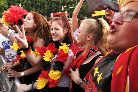 Fanmeile beim UEFA-Fußball-Europameisterschaft 2016 Spiel Deutschland gegen Nordirland in Berlin