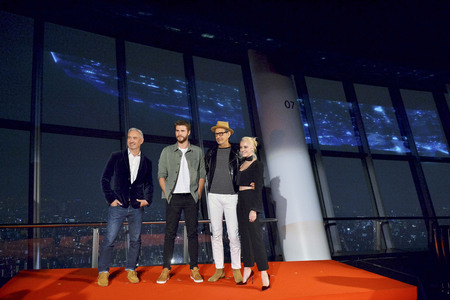 Roland Emmerich, Liam Hemsworth, Jeff Goldblum, Maika Monroe