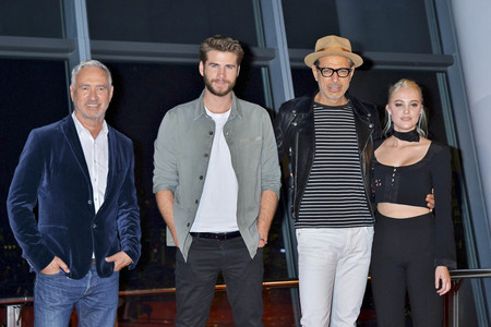 Roland Emmerich, Liam Hemsworth, Jeff Goldblum, Maika Monroe