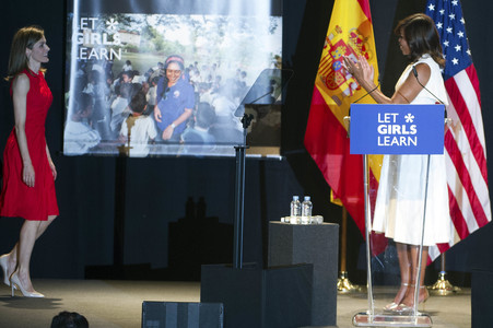 Präsentation der 'Let Girls Learn' Initiative in Madrid