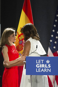 Präsentation der 'Let Girls Learn' Initiative in Madrid