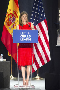 Präsentation der 'Let Girls Learn' Initiative in Madrid
