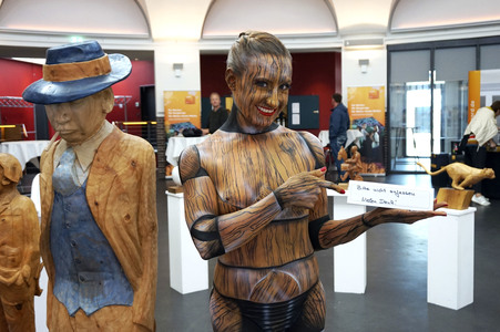 Holzgliederfigur / Human Artist Model Bodypainting