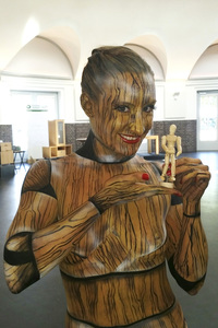 Holzgliederfigur / Human Artist Model Bodypainting