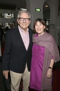 Premiere des Theaterstücks 'Wand an Wand' in Hamburg