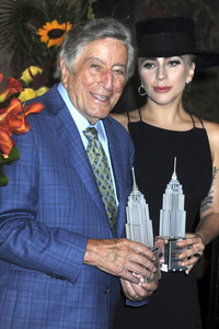 Lady Gaga und Tony Bennett bei der IIllumination des Empire State Buildings in New York