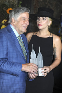 Lady Gaga und Tony Bennett bei der IIllumination des Empire State Buildings in New York