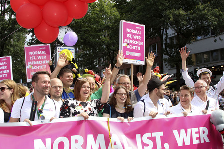 Parade zum Christopher Street Day 2016 in Hamburg