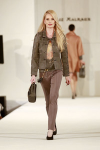 Modenschau von Liz Malraux Couture in Hamburg