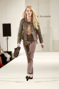 Modenschau von Liz Malraux Couture in Hamburg