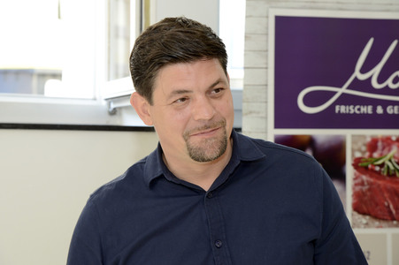 Schulkücheneinweihung mit Tim Mälzer in Bonn
