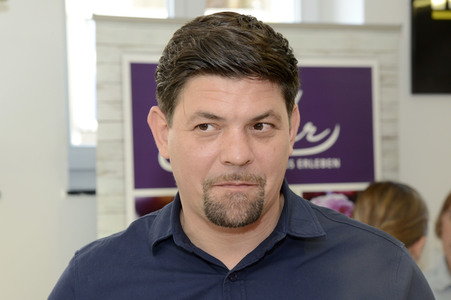 Schulkücheneinweihung mit Tim Mälzer in Bonn