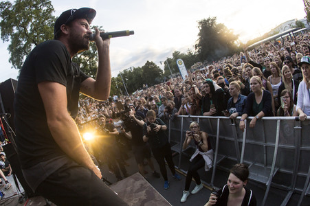 Konzert 'Noch nicht komplett im Arsch' gegen den Rechtsruck in Anklam