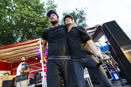 Konzert 'Noch nicht komplett im Arsch' gegen den Rechtsruck in Anklam