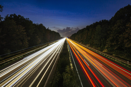 Symbolfoto Autobahn