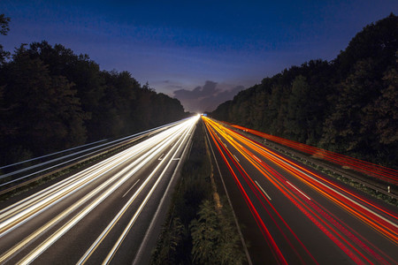 Symbolfoto Autobahn