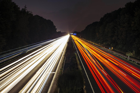 Symbolfoto Autobahn