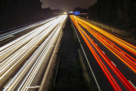 Symbolfoto Autobahn