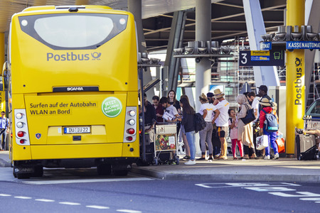 Symbolfoto Fernbus