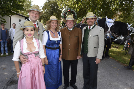 Volksfest 'Keferloher Montag' in Grasbrunn