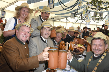 Volksfest 'Keferloher Montag' in Grasbrunn