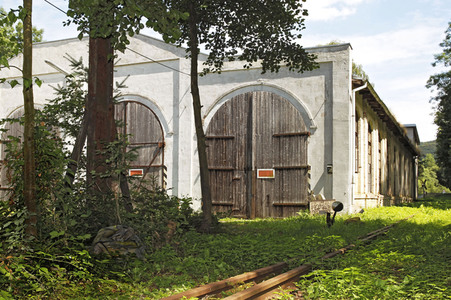 DOOR ART: Lokschuppen Tor / Locomotive Shed Gate Bodypainting