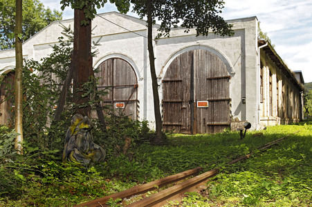 DOOR ART: Lokschuppen Tor / Locomotive Shed Gate Bodypainting