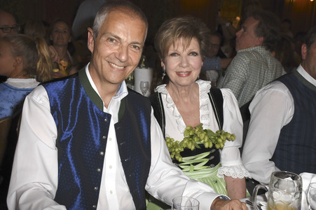 Hofbräu Festzelt Krugvorstellung 2016 in München