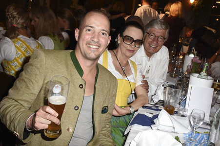 Hofbräu Festzelt Krugvorstellung 2016 in München