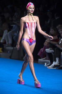 Agatha Ruiz de la Prada Fashion Show auf der Mercedes-Benz Fashion Week Madrid SS 2017
