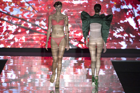 Andres Sarda Fashion Show auf der Mercedes-Benz Fashion Week Madrid SS17