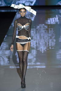 Andres Sarda Fashion Show auf der Mercedes-Benz Fashion Week Madrid SS17