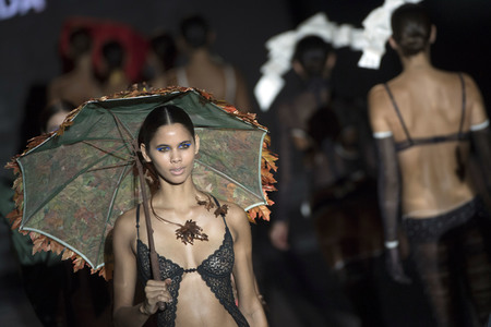 Andres Sarda Fashion Show auf der Mercedes-Benz Fashion Week Madrid SS17