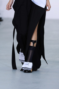 Eudon Choi Fashion Show auf der London Fashion Week SS17