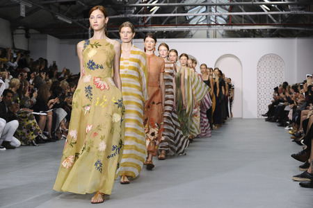 Jasper Conran Fashion Show auf der London Fashion Week SS17