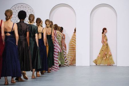Jasper Conran Fashion Show auf der London Fashion Week SS17