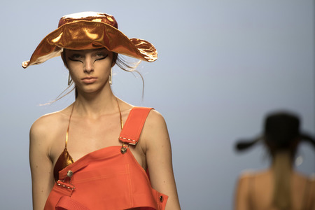 Maria Escoté Fashion Show auf der Mercedes-Benz Fashion Week Madrid SS17