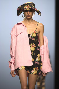 Maria Escoté Fashion Show auf der Mercedes-Benz Fashion Week Madrid SS17