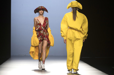 Maria Escoté Fashion Show auf der Mercedes-Benz Fashion Week Madrid SS17
