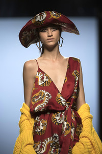 Maria Escoté Fashion Show auf der Mercedes-Benz Fashion Week Madrid SS17