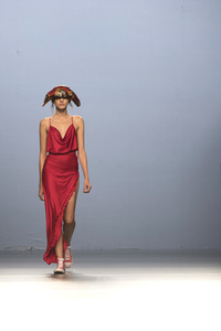 Maria Escoté Fashion Show auf der Mercedes-Benz Fashion Week Madrid SS17