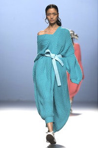Maria Escoté Fashion Show auf der Mercedes-Benz Fashion Week Madrid SS17