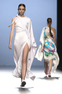 Maria Escoté Fashion Show auf der Mercedes-Benz Fashion Week Madrid SS17