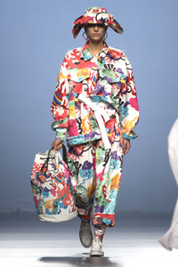 Maria Escoté Fashion Show auf der Mercedes-Benz Fashion Week Madrid SS17