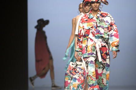 Maria Escoté Fashion Show auf der Mercedes-Benz Fashion Week Madrid SS17