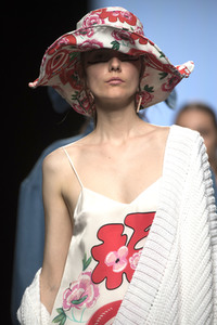 Maria Escoté Fashion Show auf der Mercedes-Benz Fashion Week Madrid SS17