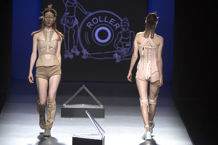 Maya Hansen Fashion Show auf der Mercedes-Benz Fashion Week Madrid SS17
